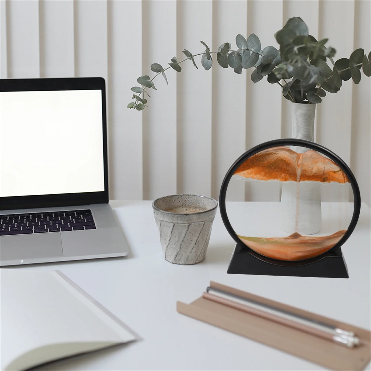 Large Round Moving Sand Art Frame